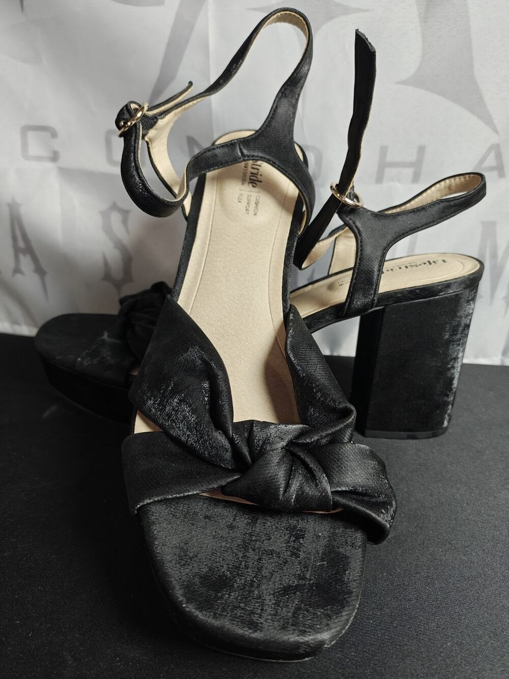 LIFESTRIDE Women's 11 WIDE / 42 August Block Heels Open Square Toe New